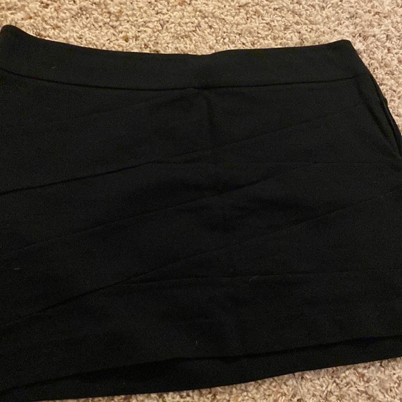 Express bandage style skirt - Picture 3 of 5